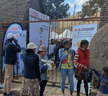 PARTENARIAT SOMAPRO ET HALLE EVENT EN SOUTIEN DES ENFANTS SCOLARISES DE LA COMMUNE DALASORA