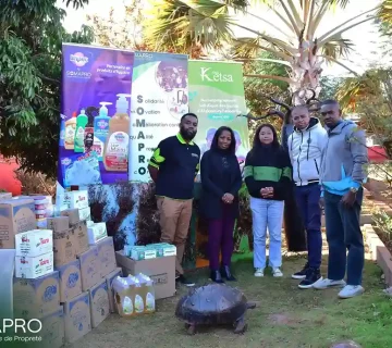 L'équipe SOMAPRO a réalisé une donation en soutien à l’ONG KETSA.
